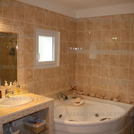 Luxueuse A Avec Piscine Et Climatisation - Fr-1-697-36 * Sampzon
